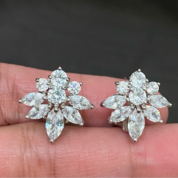 Unsigned Silver-tone Marquis Clear Crystal Cluster Omega Clip Pierced Earrings - Picture 4 of 12